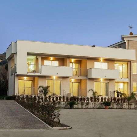 Hotel Serenella Агрополи Экстерьер фото