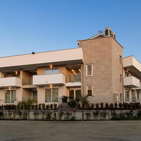 Hotel Serenella Агрополи Экстерьер фото