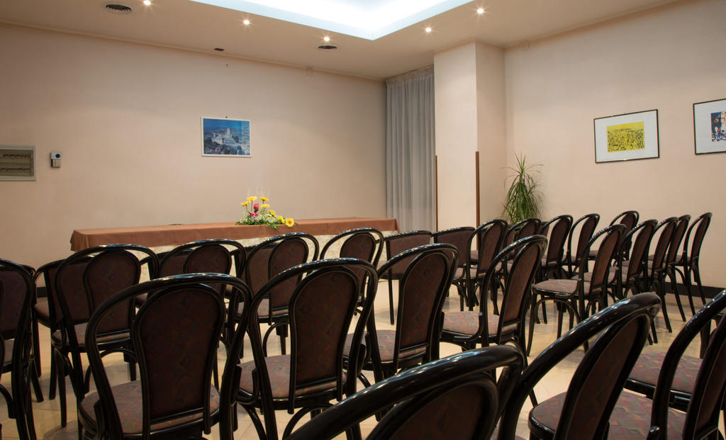 Hotel Serenella Агрополи Экстерьер фото
