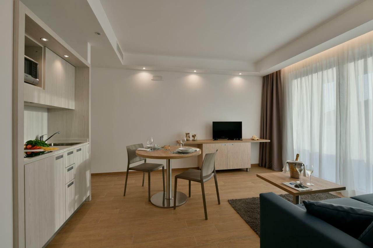 Hotel Serenella Агрополи Экстерьер фото