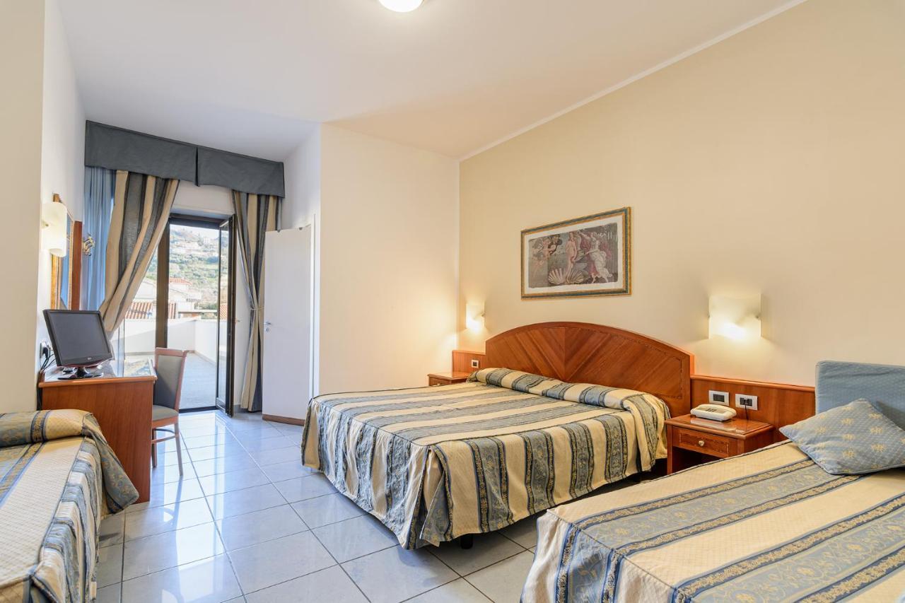 Hotel Serenella Агрополи Экстерьер фото