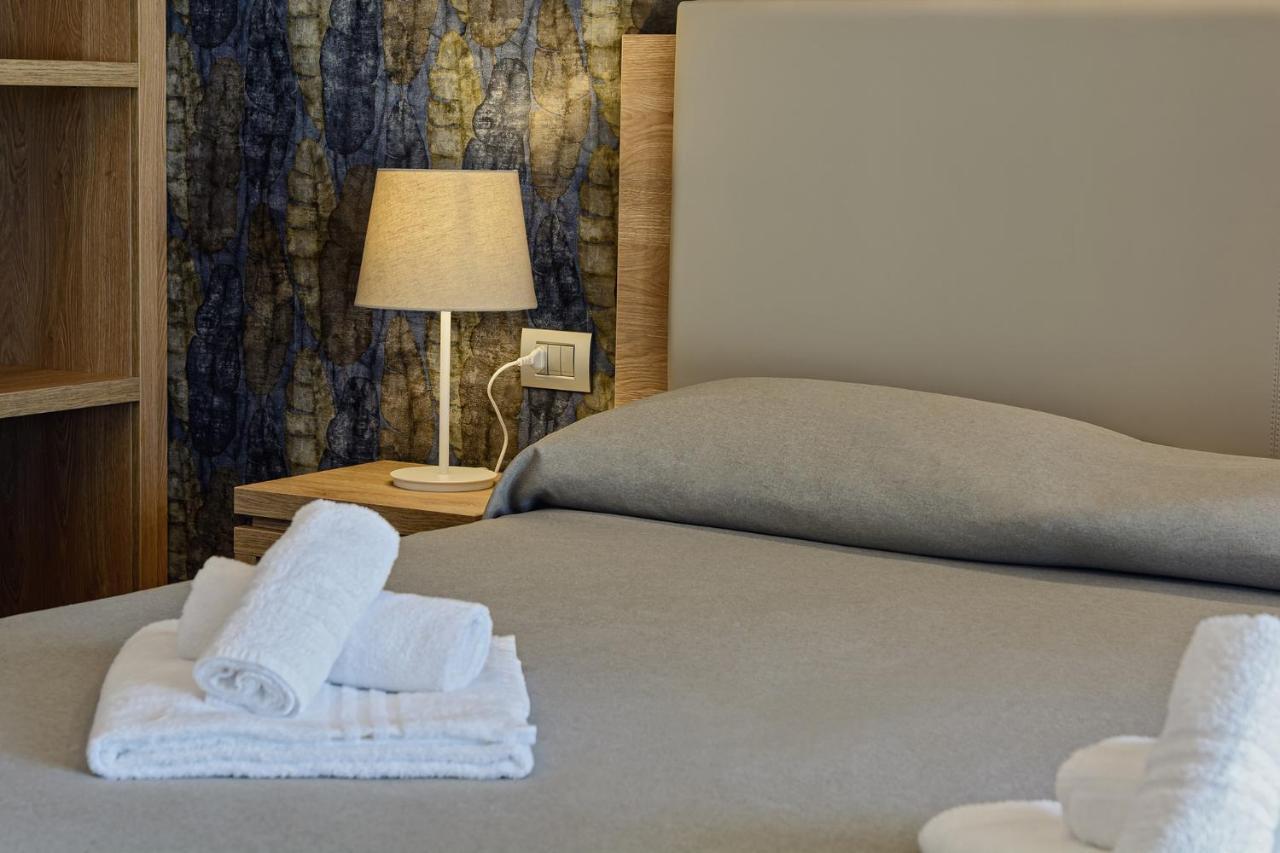 Hotel Serenella Агрополи Экстерьер фото
