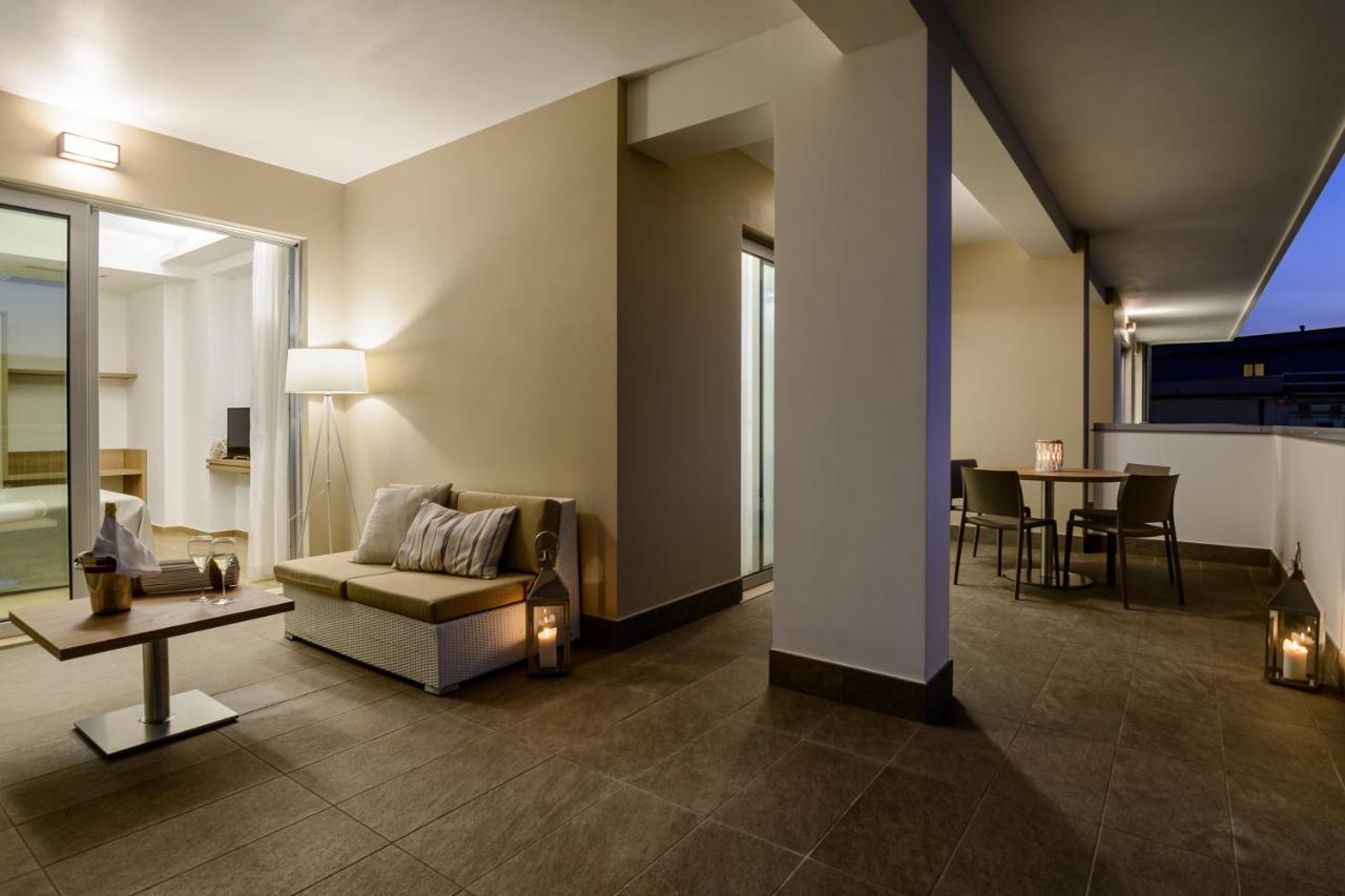 Hotel Serenella Агрополи Экстерьер фото