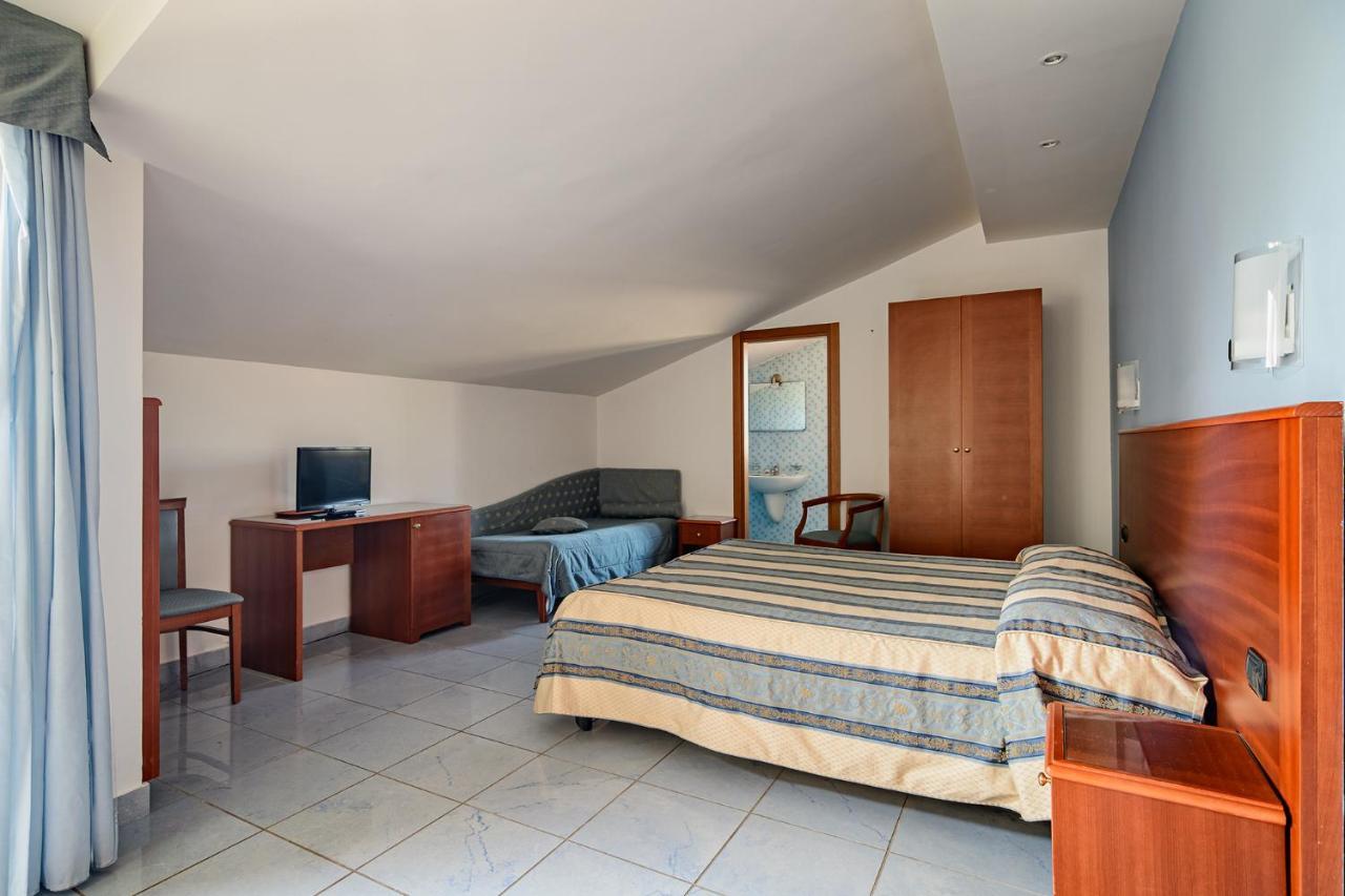 Hotel Serenella Агрополи Экстерьер фото